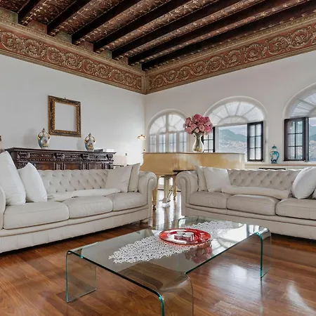 Schlosser Front & Private Pool Villa Malcesine
