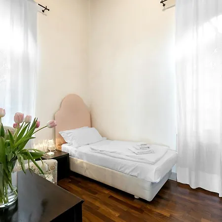Villa Schlosser Front & Private Pool Malcesine