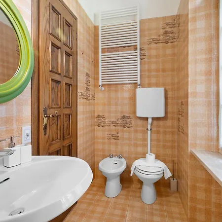 Villa Schlosser Front & Private Pool Malcesine