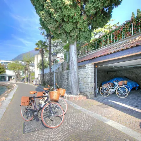 Schlosser Front & Private Pool Malcesine